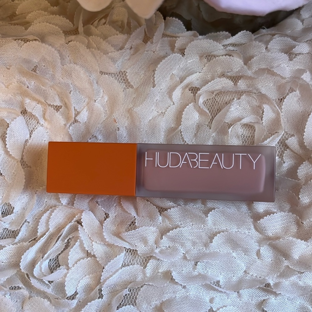 Hudabeauty Corrector